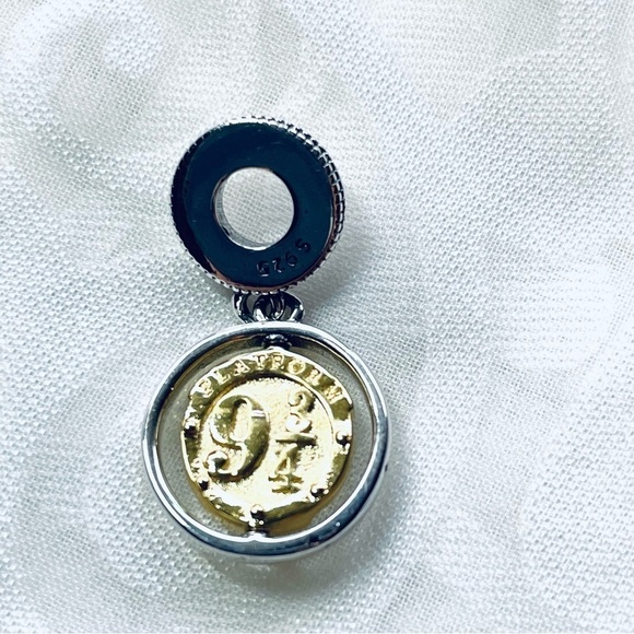 ⚡ NWOT Platform 9 3/4 & Hedwig Spinning Charm – Harry Potter ✨ - Picture 11 of 12